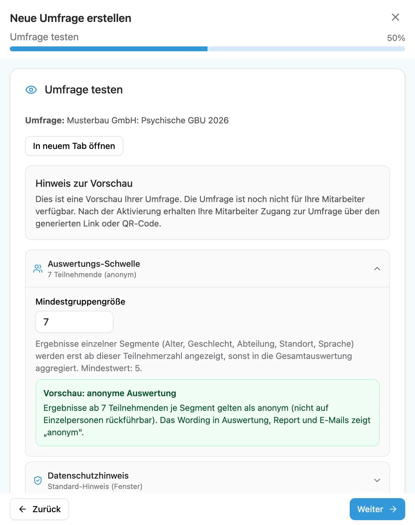 SafeMind-Ansicht „Umfrage testen“ beim Einrichten der Befragung: Auswertungs-Schwelle aufgeklappt, Mindestgruppengröße 7, Mindestwert 5, Hinweis zur anonymen Auswertung.